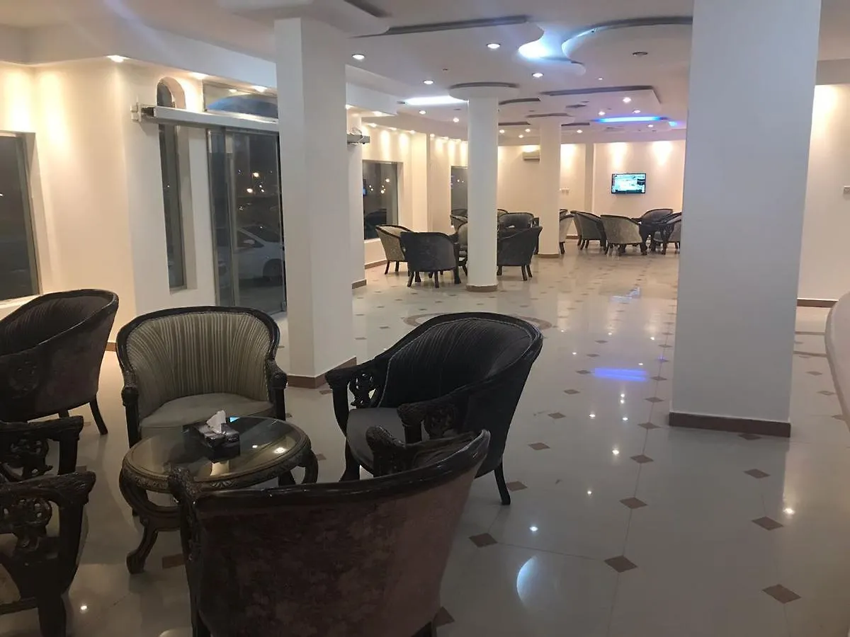アパートホテル Al Makan Al Mosafer 116 Hotel By Al Azmy リヤード